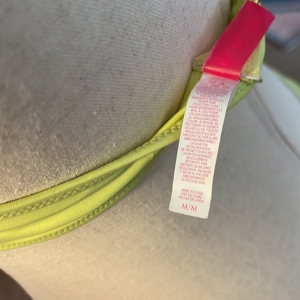 Neon VS bikini - Picture 6 of 6